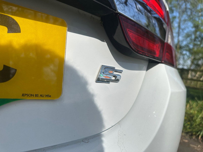 Jaguar XF 3.0d S V6 Premium Luxury Saloon 4dr Diesel Auto Euro 5 (275 ps) 4dr Automatic 2026