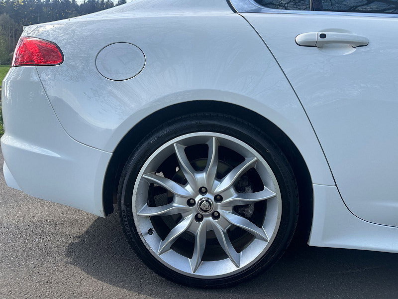 Jaguar XF 3.0d S V6 Premium Luxury Saloon 4dr Diesel Auto Euro 5 (275 ps) 4dr Automatic 2026