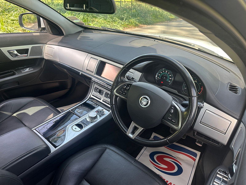 Jaguar XF 3.0d S V6 Premium Luxury Saloon 4dr Diesel Auto Euro 5 (275 ps) 4dr Automatic 2026
