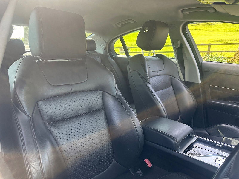 Jaguar XF 3.0d S V6 Premium Luxury Saloon 4dr Diesel Auto Euro 5 (275 ps) 4dr Automatic 2026