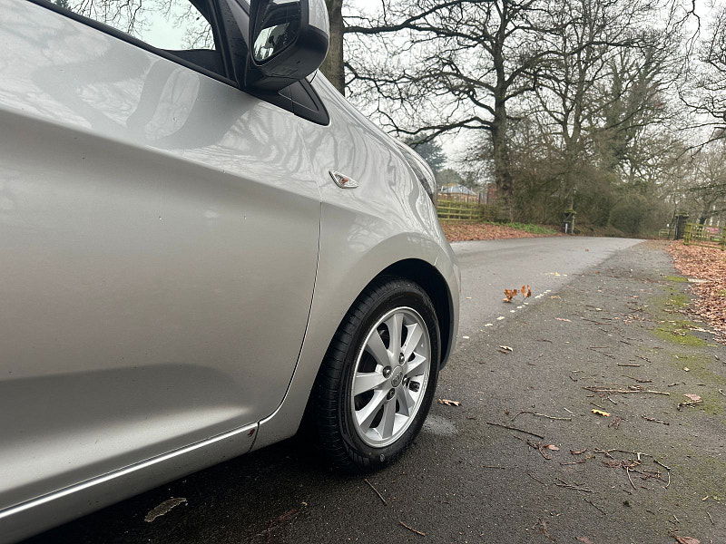 Kia Picanto 1.0 VR7 Hatchback 5dr Petrol Manual Euro 5 (68 bhp) 5dr Manual 2025