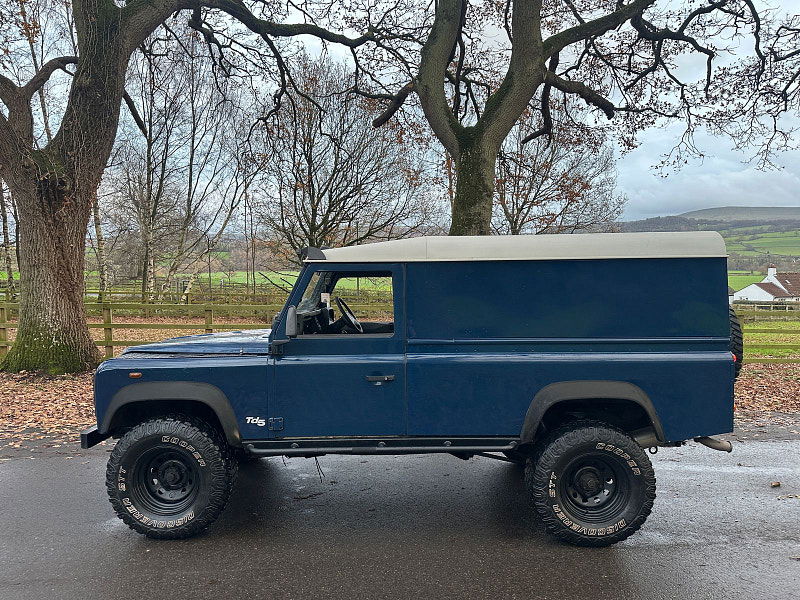 Land Rover DEFENDER 110 2.5 TD5 Chassis Cab 2dr Diesel Manual 4x4 (120 bhp) 2dr Manual 2025