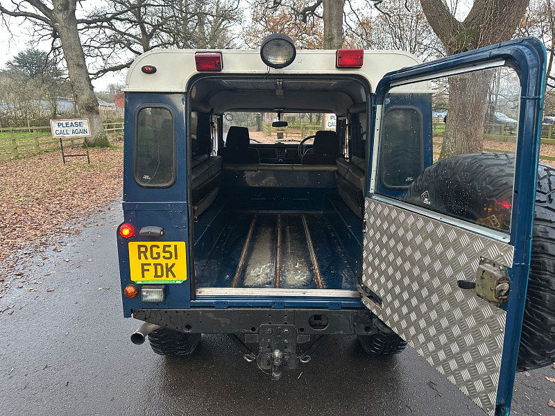 Land Rover DEFENDER 110 2.5 TD5 Chassis Cab 2dr Diesel Manual 4x4 (120 bhp) 2dr Manual 2025