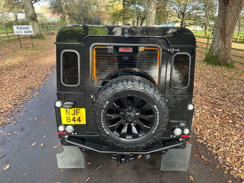 Land Rover Defender 90 2.2 TDCi XS Station Wagon Double Cab 3dr Diesel Manual 4WD SWB Euro 5 (122 ps) 3dr Manual 2025