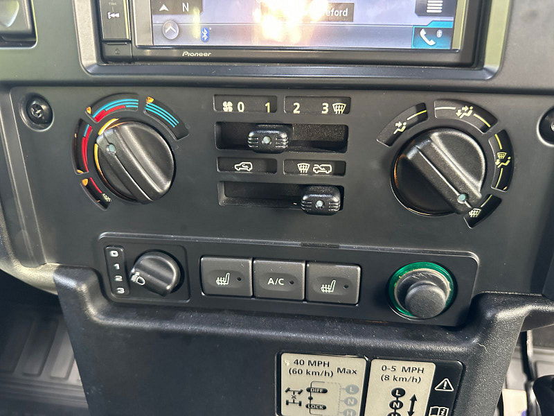 Land Rover Defender 90 2.2 TDCi XS Station Wagon Double Cab 3dr Diesel Manual 4WD SWB Euro 5 (122 ps) 3dr Manual 2025