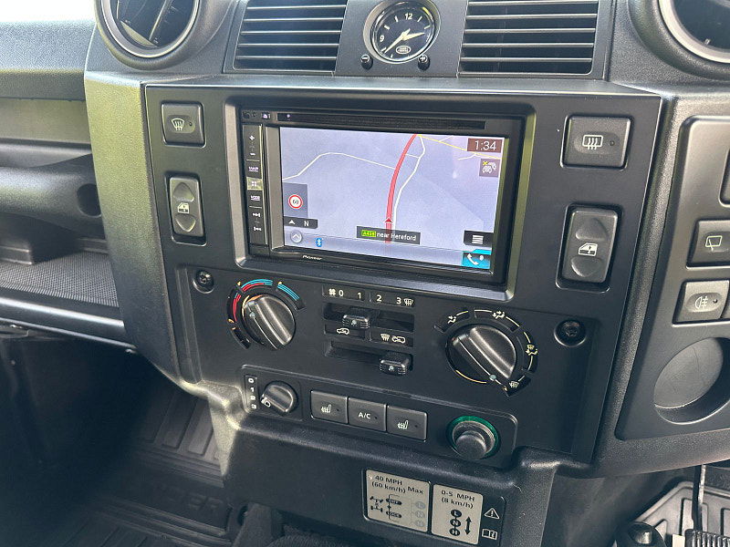 Land Rover Defender 90 2.2 TDCi XS Station Wagon Double Cab 3dr Diesel Manual 4WD SWB Euro 5 (122 ps) 3dr Manual 2025