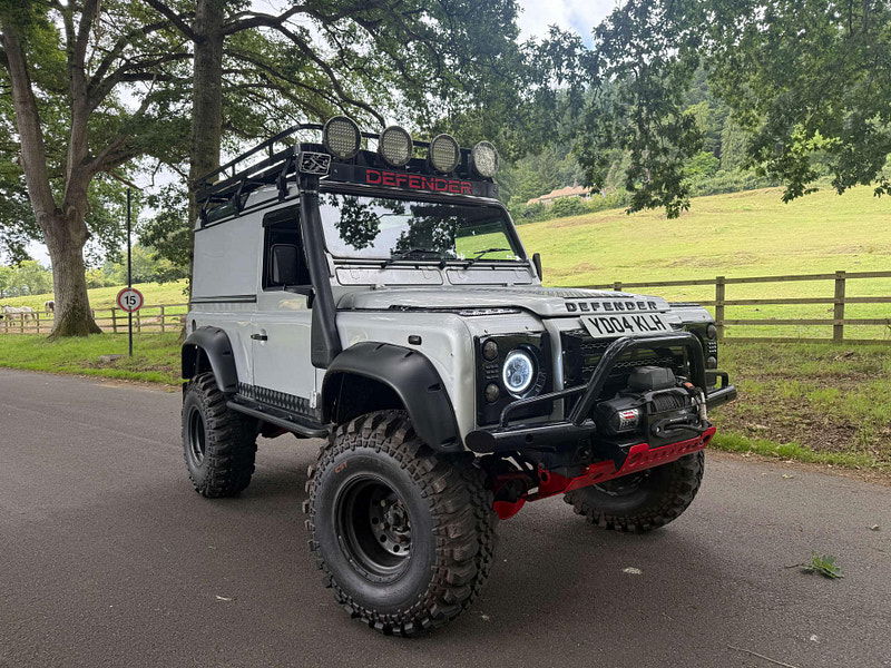 Land Rover Defender 90 2.5 Defender 90 TD5 4WD 2dr Manual 2025