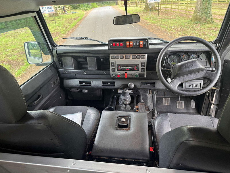 Land Rover Defender 90 2.5 Defender 90 TD5 4WD 2dr Manual 2025