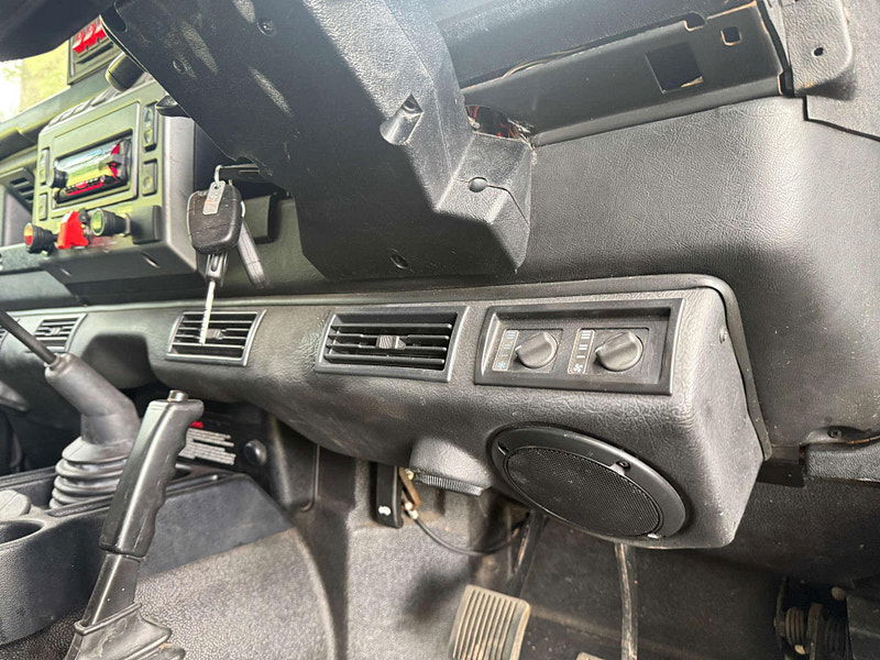 Land Rover Defender 90 2.5 Defender 90 TD5 4WD 2dr Manual 2025