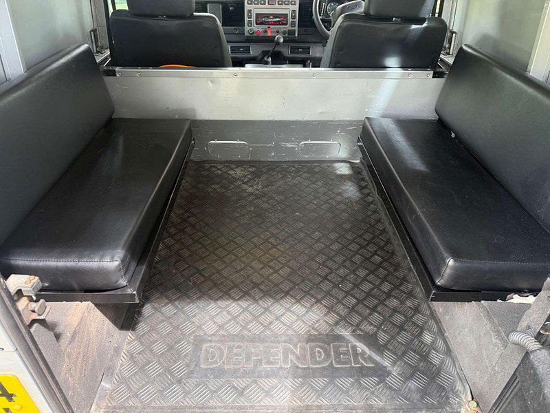 Land Rover Defender 90 2.5 Defender 90 TD5 4WD 2dr Manual 2025