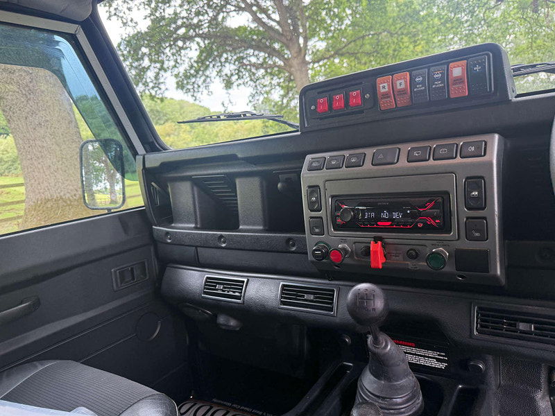 Land Rover Defender 90 2.5 Defender 90 TD5 4WD 2dr Manual 2025