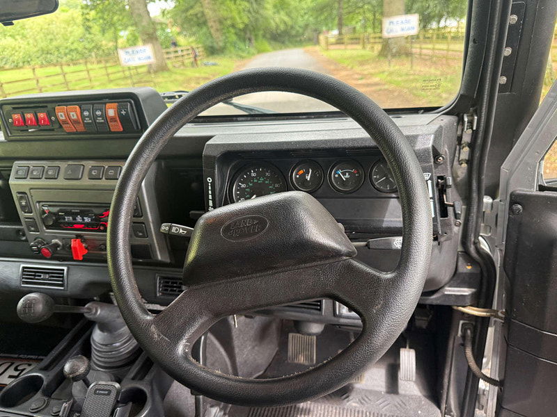 Land Rover Defender 90 2.5 Defender 90 TD5 4WD 2dr Manual 2025