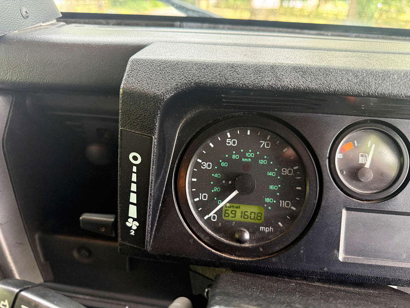 Land Rover Defender 90 2.5 Defender 90 TD5 4WD 2dr Manual 2025