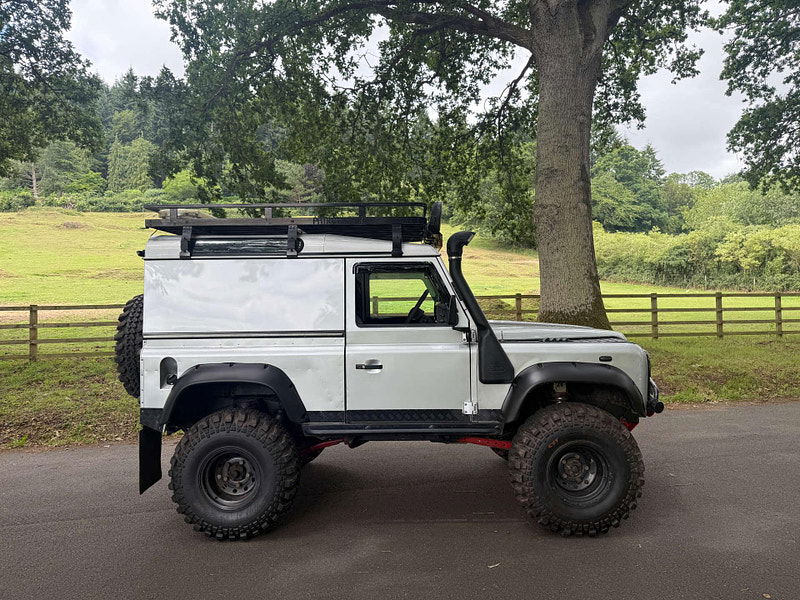 Land Rover Defender 90 2.5 Defender 90 TD5 4WD 2dr Manual 2025