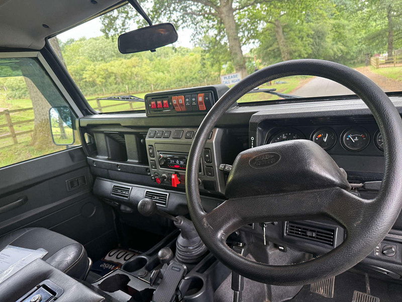 Land Rover Defender 90 2.5 Defender 90 TD5 4WD 2dr Manual 2025