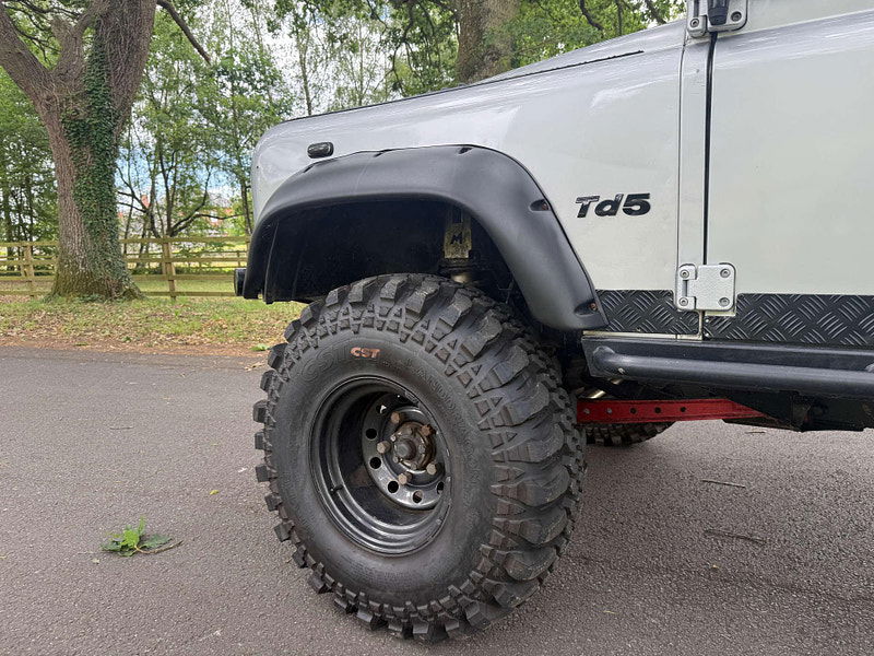 Land Rover Defender 90 2.5 Defender 90 TD5 4WD 2dr Manual 2025