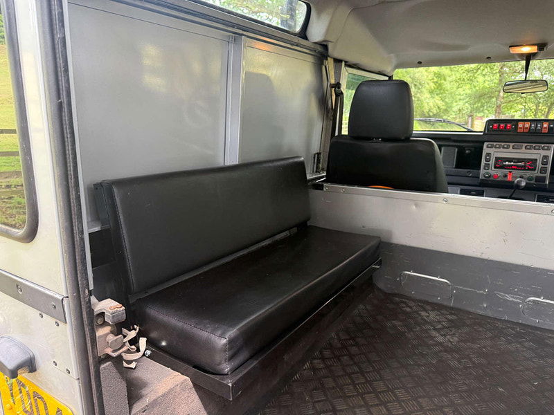 Land Rover Defender 90 2.5 Defender 90 TD5 4WD 2dr Manual 2025