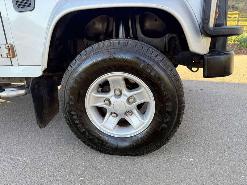 Land Rover Defender 90 TD5 2dr Manual 2025