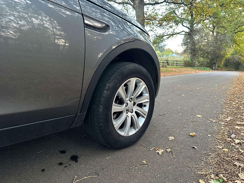 Land Rover Discovery Sport 2.2 Discovery Sport SE Tech SD4 Auto 4WD 5dr 5dr Automatic 2025