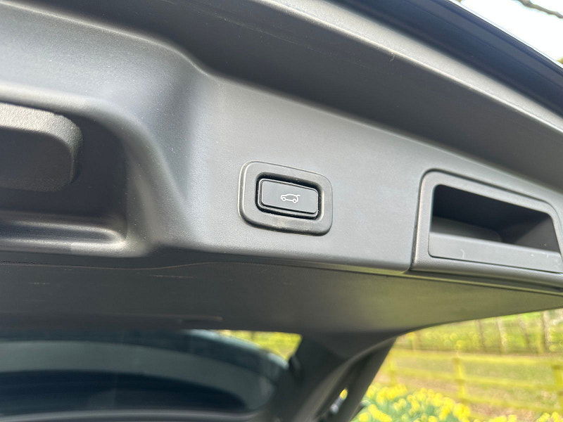 Land Rover Range Rover Evoque 2.0 D180 R-Dynamic SE SUV 5dr Diesel Auto 4WD Euro 6 (s/s) (180 ps) 5dr Automatic 2026