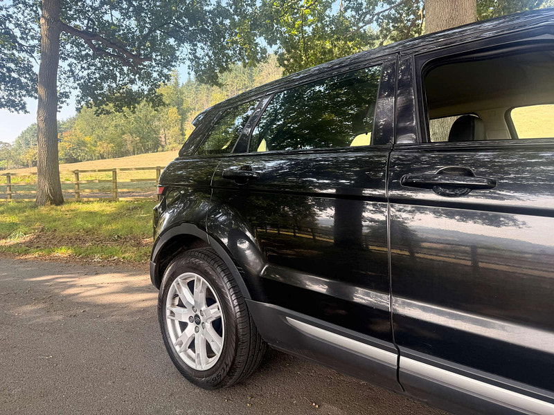Land Rover Range Rover Evoque 2.2 Range Rover Evoque Pure SD4 4WD 5dr 5dr Manual 2025