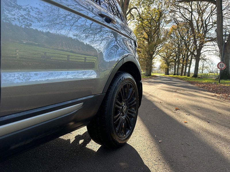 Land Rover Range Rover Evoque 2.2 SD4 Pure SUV 5dr Diesel Manual 4WD Euro 5 (s/s) (190 ps) 5dr Manual 2025