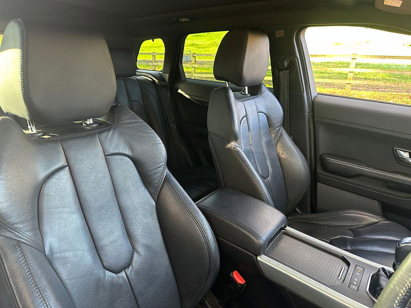 Land Rover Range Rover Evoque 2.2 SD4 Pure SUV 5dr Diesel Manual 4WD Euro 5 (s/s) (190 ps) 5dr Manual 2025