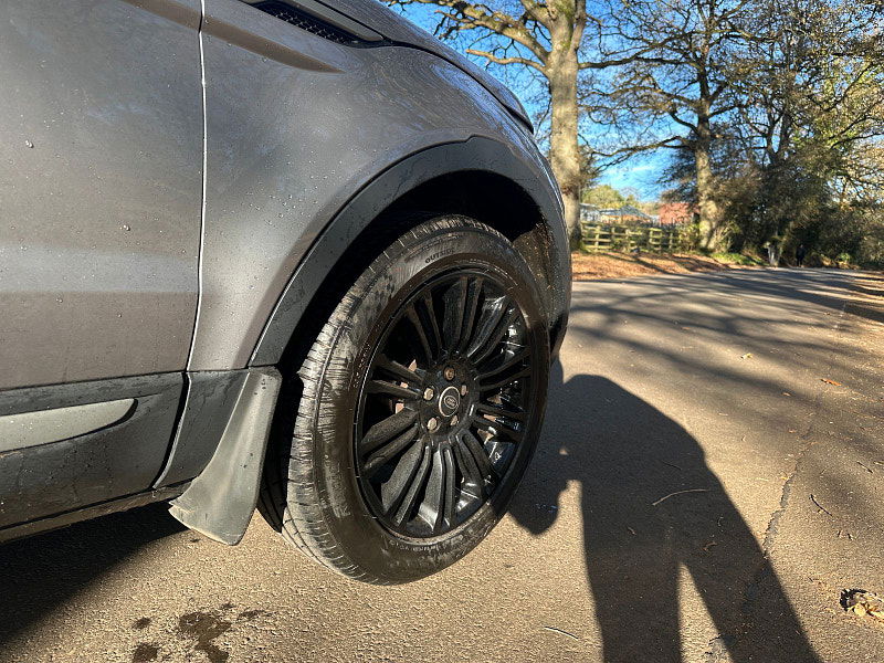 Land Rover Range Rover Evoque 2.2 SD4 Pure SUV 5dr Diesel Manual 4WD Euro 5 (s/s) (190 ps) 5dr Manual 2025