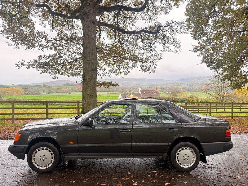 Mercedes-Benz 230 Black 4dr Automatic 2025