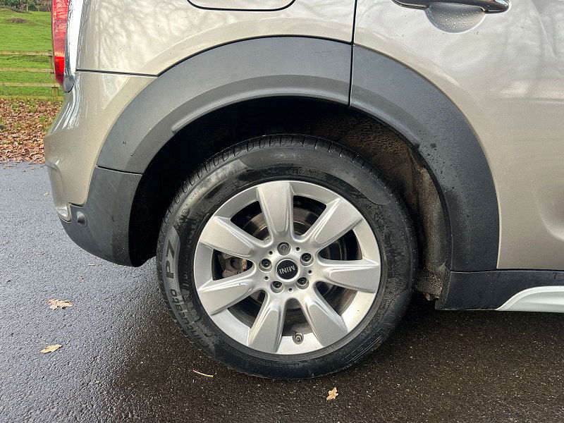 MINI Countryman 1.5 7.6kWh Cooper SE Classic SUV 5dr Petrol Plug-in Hybrid Auto ALL4 Euro 6 (s/s) (224 ps) 5dr Automatic 2025