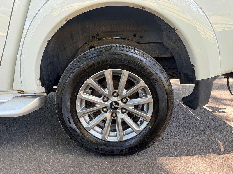 Mitsubishi L200 2.4 L200 Barbarian DI-D 4WD 2dr Manual 2025