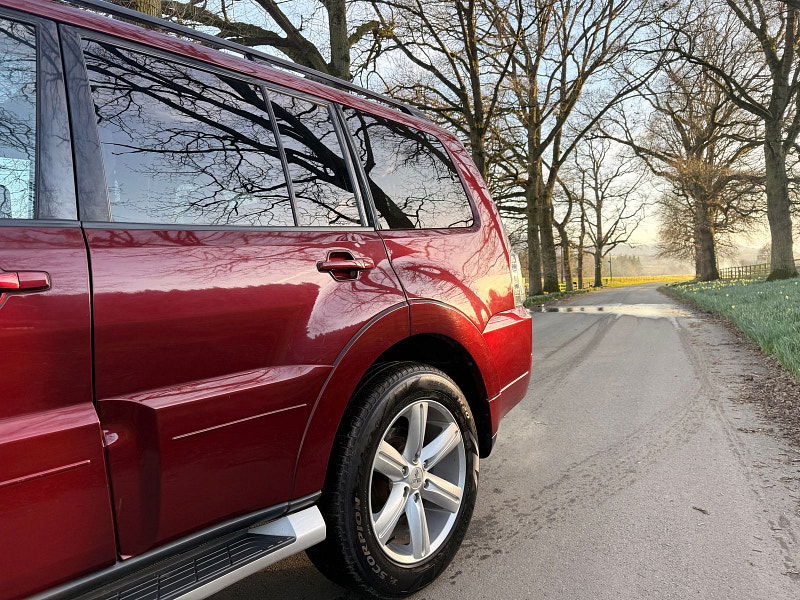 Mitsubishi Shogun 3.2 DI-DC SG4 SUV 5dr Diesel Auto 4WD Euro 6 LWB (187 ps) 5dr Automatic 2026