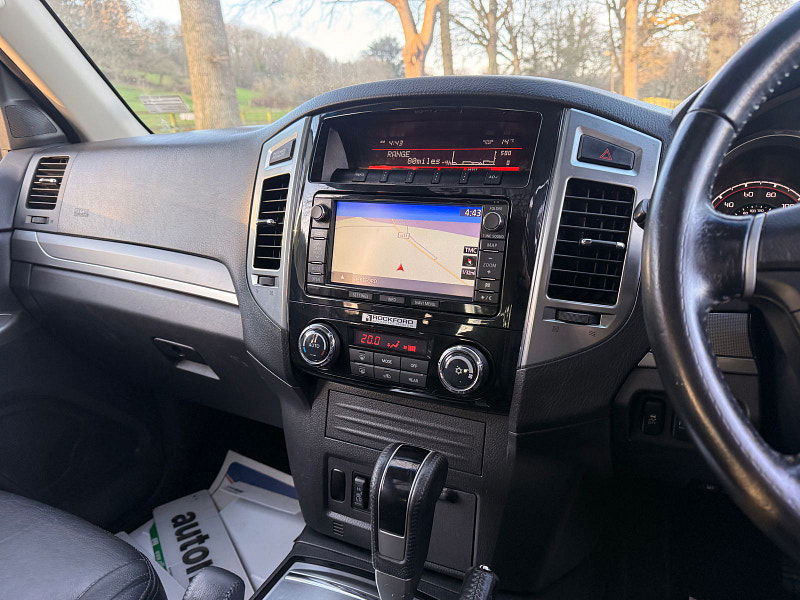 Mitsubishi Shogun 3.2 DI-DC SG4 SUV 5dr Diesel Auto 4WD Euro 6 LWB (187 ps) 5dr Automatic 2026