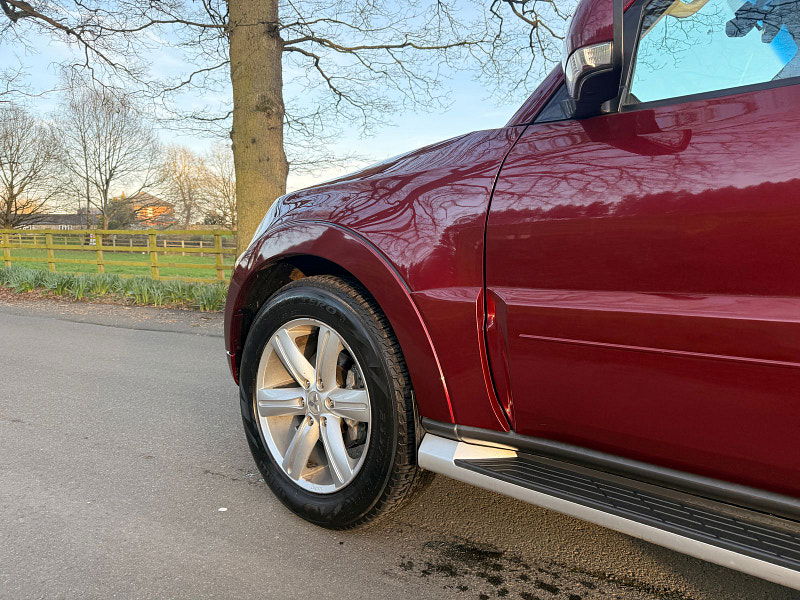 Mitsubishi Shogun 3.2 DI-DC SG4 SUV 5dr Diesel Auto 4WD Euro 6 LWB (187 ps) 5dr Automatic 2026