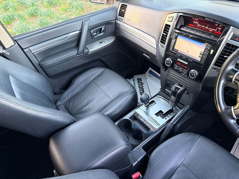 Mitsubishi Shogun 3.2 DI-DC SG4 SUV 5dr Diesel Auto 4WD Euro 6 LWB (187 ps) 5dr Automatic 2026