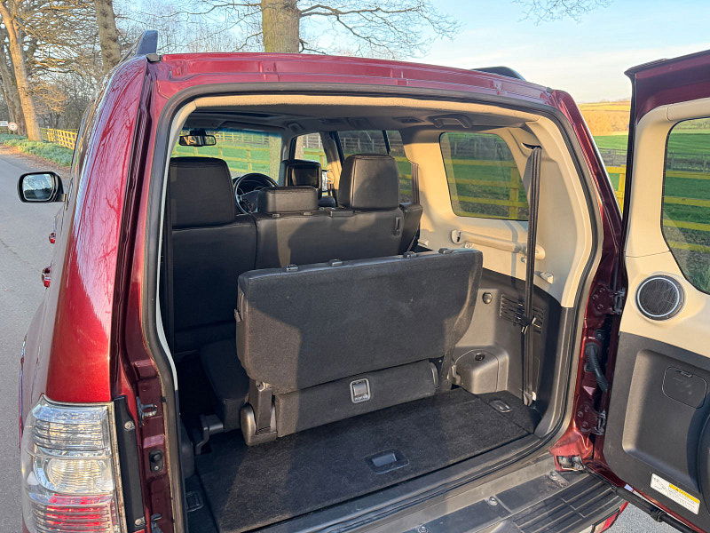 Mitsubishi Shogun 3.2 DI-DC SG4 SUV 5dr Diesel Auto 4WD Euro 6 LWB (187 ps) 5dr Automatic 2026