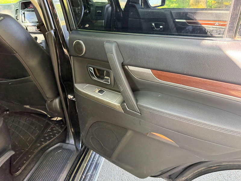 Mitsubishi Shogun 3.2 Shogun SG4 DI-D LWB Auto 4WD 5dr 5dr Automatic 2025