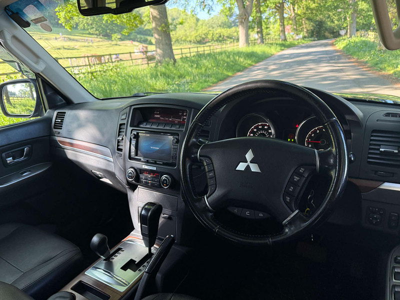Mitsubishi Shogun 3.2 Shogun SG4 DI-D LWB Auto 4WD 5dr 5dr Automatic 2025