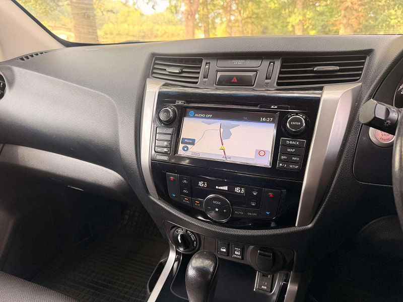 Nissan Navara 2.3 Navara Tekna dCi Auto 4WD 5dr 5dr Automatic 2025