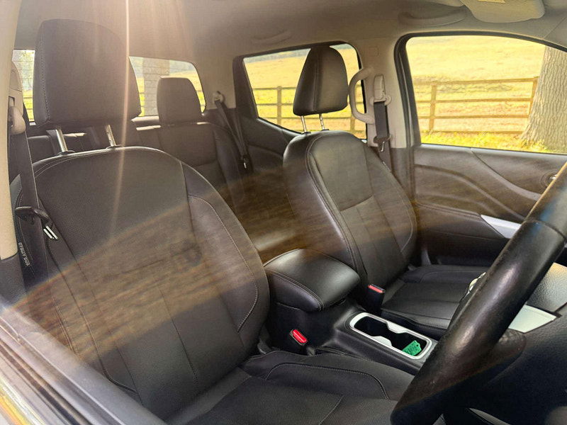 Nissan Navara 2.3 Navara Tekna dCi Auto 4WD 5dr 5dr Automatic 2025