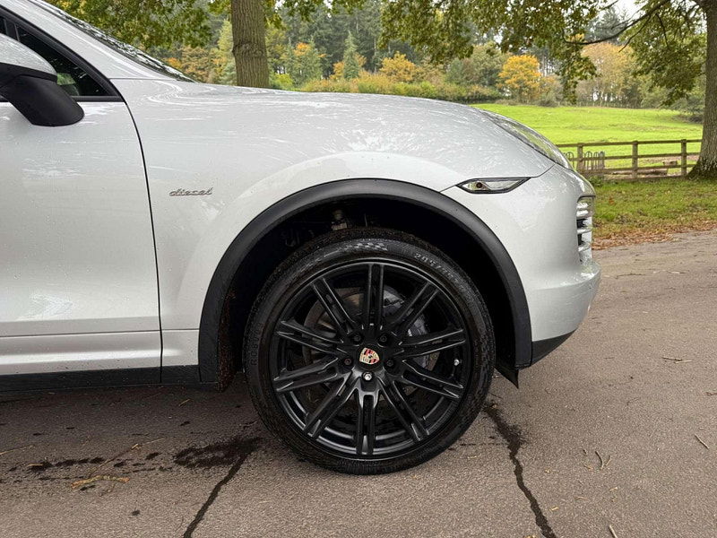 Porsche Cayenne 3.0 Cayenne V6 D Tiptronic 4WD 5dr 5dr Automatic 2025