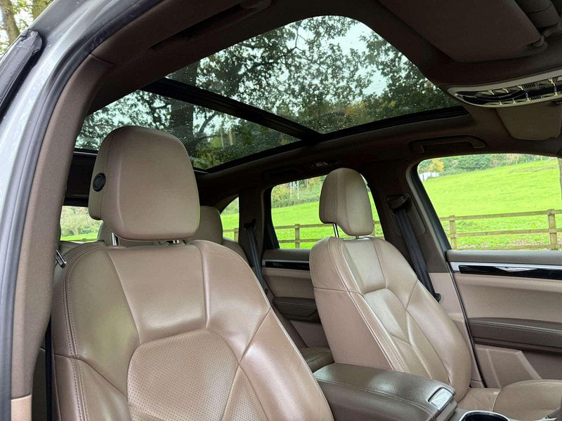 Porsche Cayenne 3.0 Cayenne V6 D Tiptronic 4WD 5dr 5dr Automatic 2025
