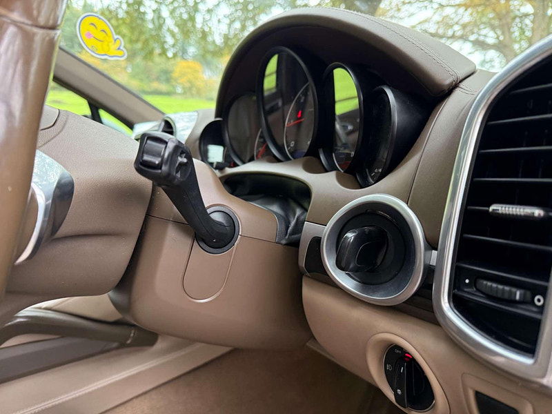 Porsche Cayenne 3.0 Cayenne V6 D Tiptronic 4WD 5dr 5dr Automatic 2025