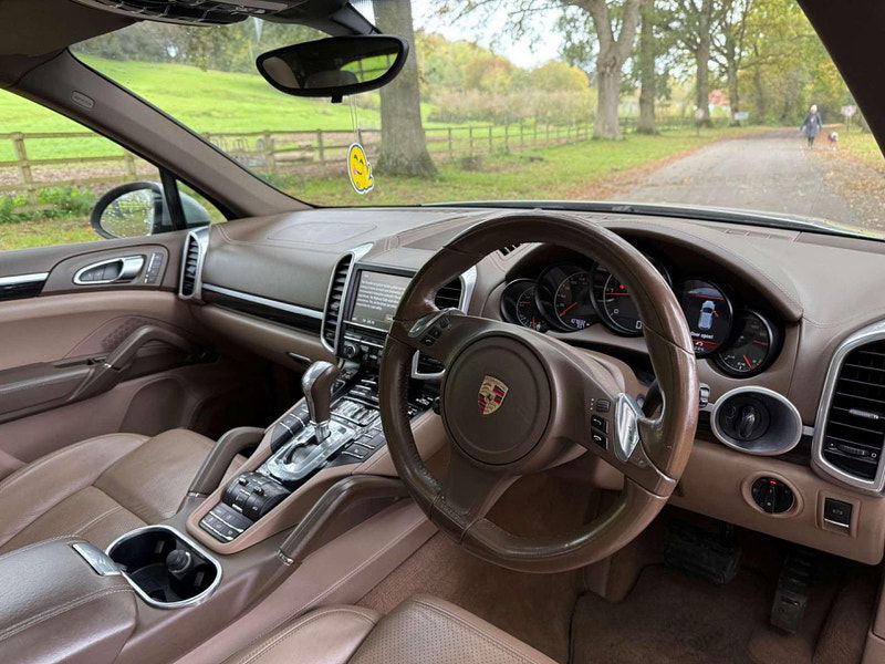 Porsche Cayenne 3.0 Cayenne V6 D Tiptronic 4WD 5dr 5dr Automatic 2025