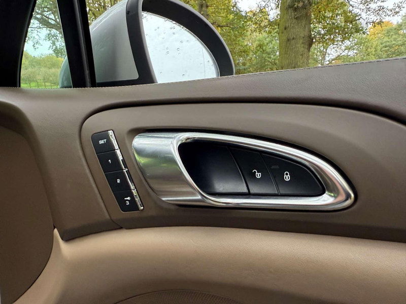 Porsche Cayenne 3.0 Cayenne V6 D Tiptronic 4WD 5dr 5dr Automatic 2025