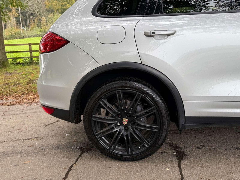 Porsche Cayenne 3.0 Cayenne V6 D Tiptronic 4WD 5dr 5dr Automatic 2025