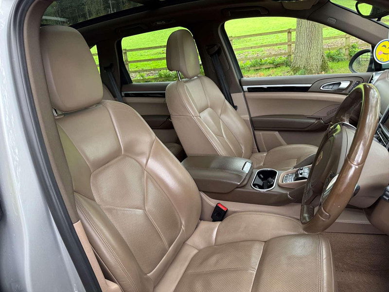 Porsche Cayenne 3.0 Cayenne V6 D Tiptronic 4WD 5dr 5dr Automatic 2025