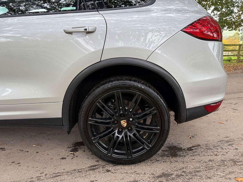 Porsche Cayenne 3.0 Cayenne V6 D Tiptronic 4WD 5dr 5dr Automatic 2025