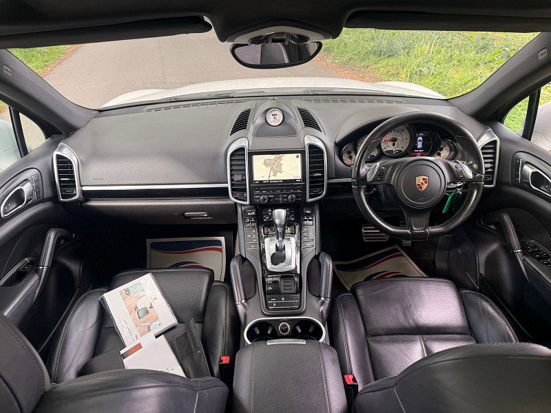 Porsche Cayenne 4.2 TD V8 S SUV 5dr Diesel TiptronicS 4WD Euro 5 (s/s) (382 ps) 5dr Automatic 2026