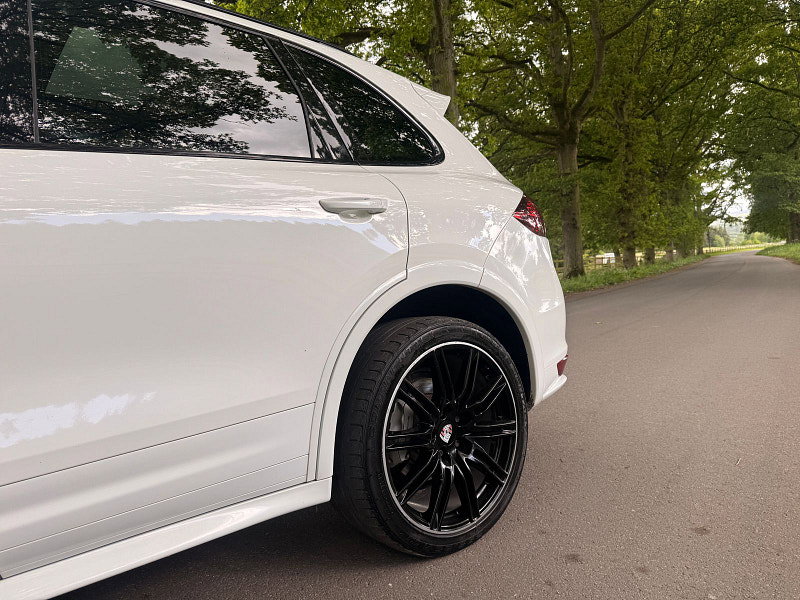 Porsche Cayenne 4.2 TD V8 S SUV 5dr Diesel TiptronicS 4WD Euro 5 (s/s) (382 ps) 5dr Automatic 2026